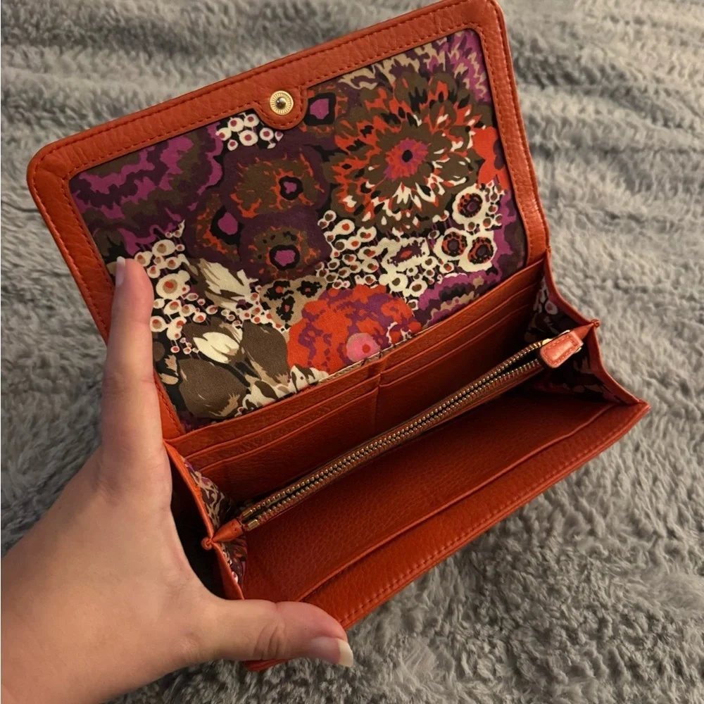 VERA BRADLEY Audrey Leather Quilted Orange Wallet - Picture 11 of 15